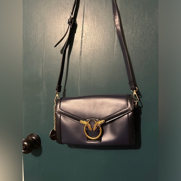 alex + max navy bee pendant flip top purse - Picture 4 of 5